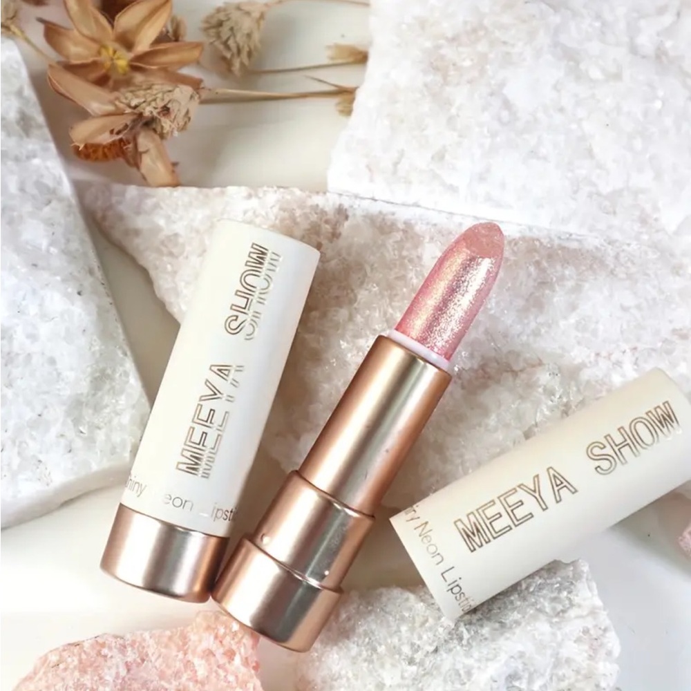 Pinkish Golden Pearlescent Lipstick - Picture 3 of 4